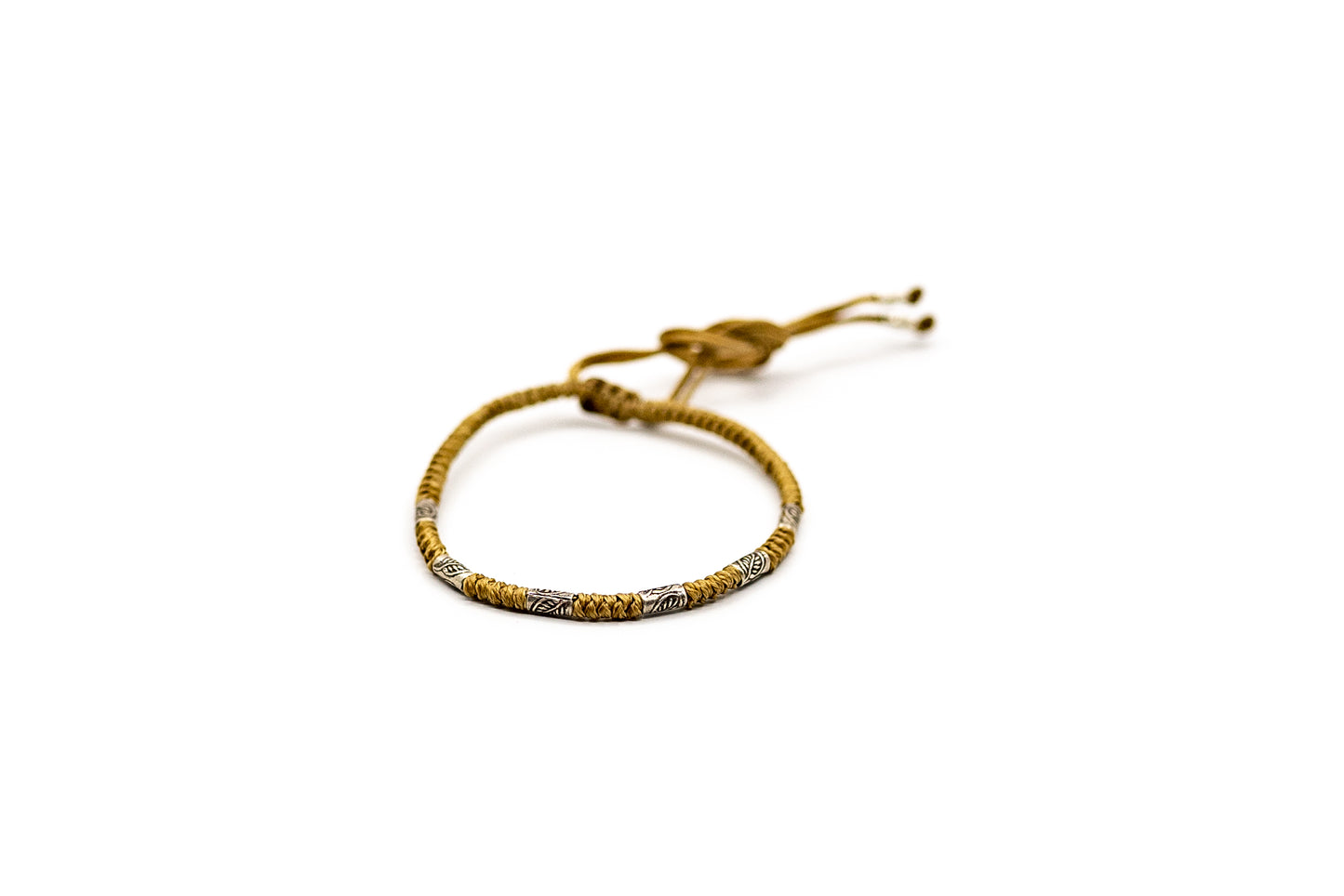 PSB664 - Silver Thin Bracelet on Mocha Round Knot