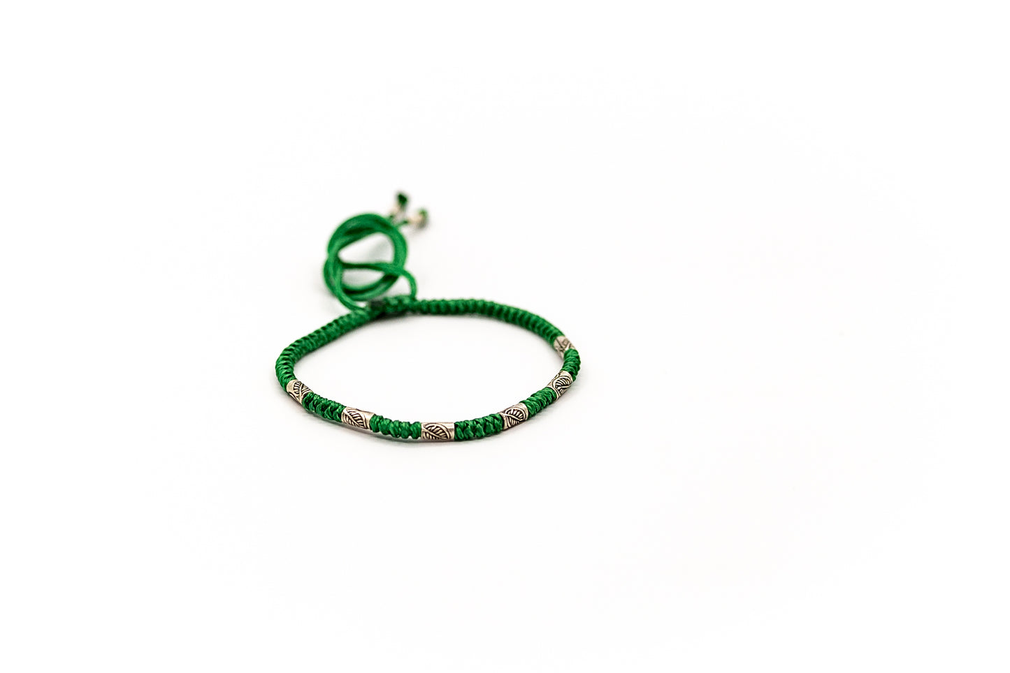 PSB671 - Silver Thin Bracelet on Bright Green Round Knot