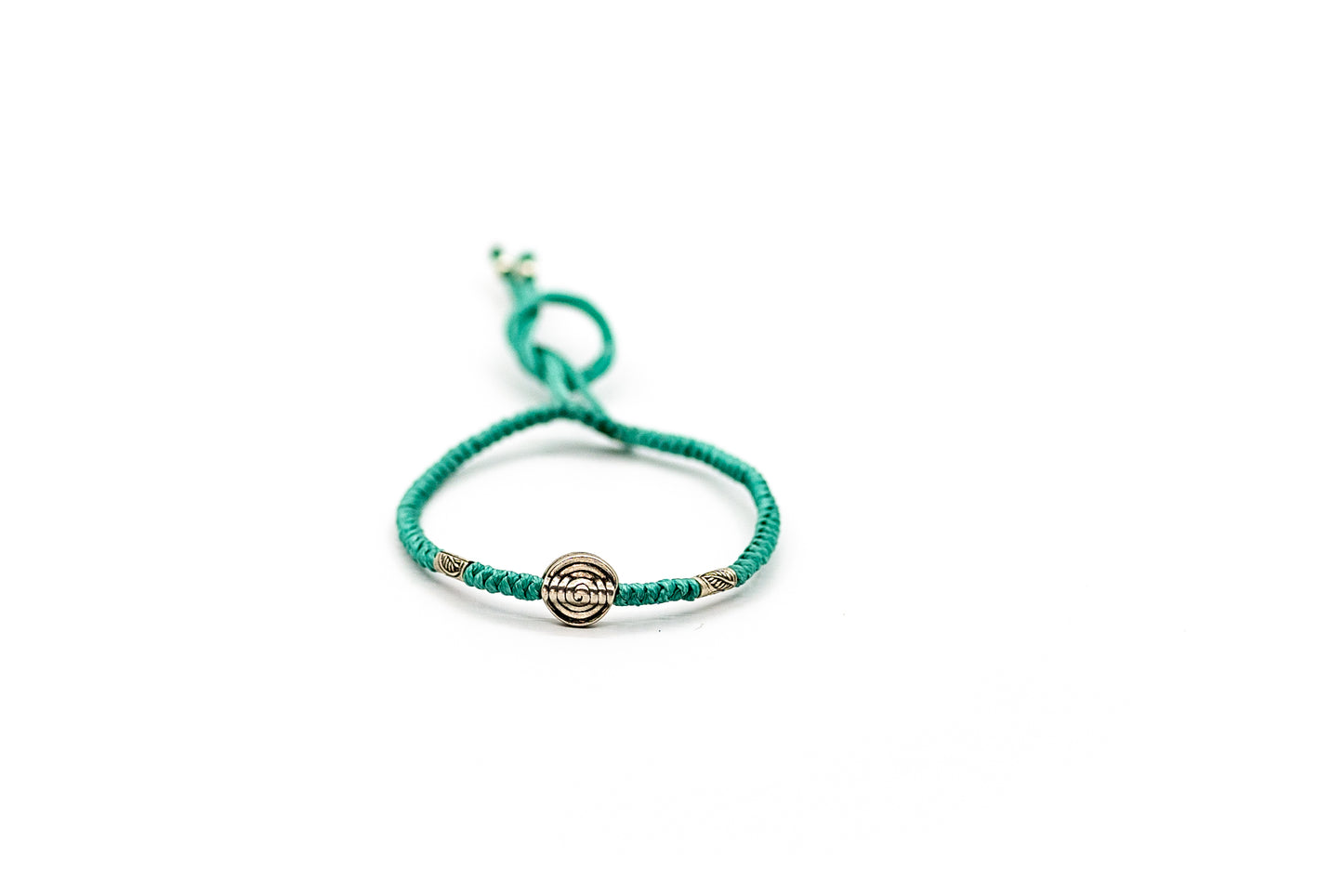 PSB688 - Silver Turquoise Disc Bracelet on Round Knot
