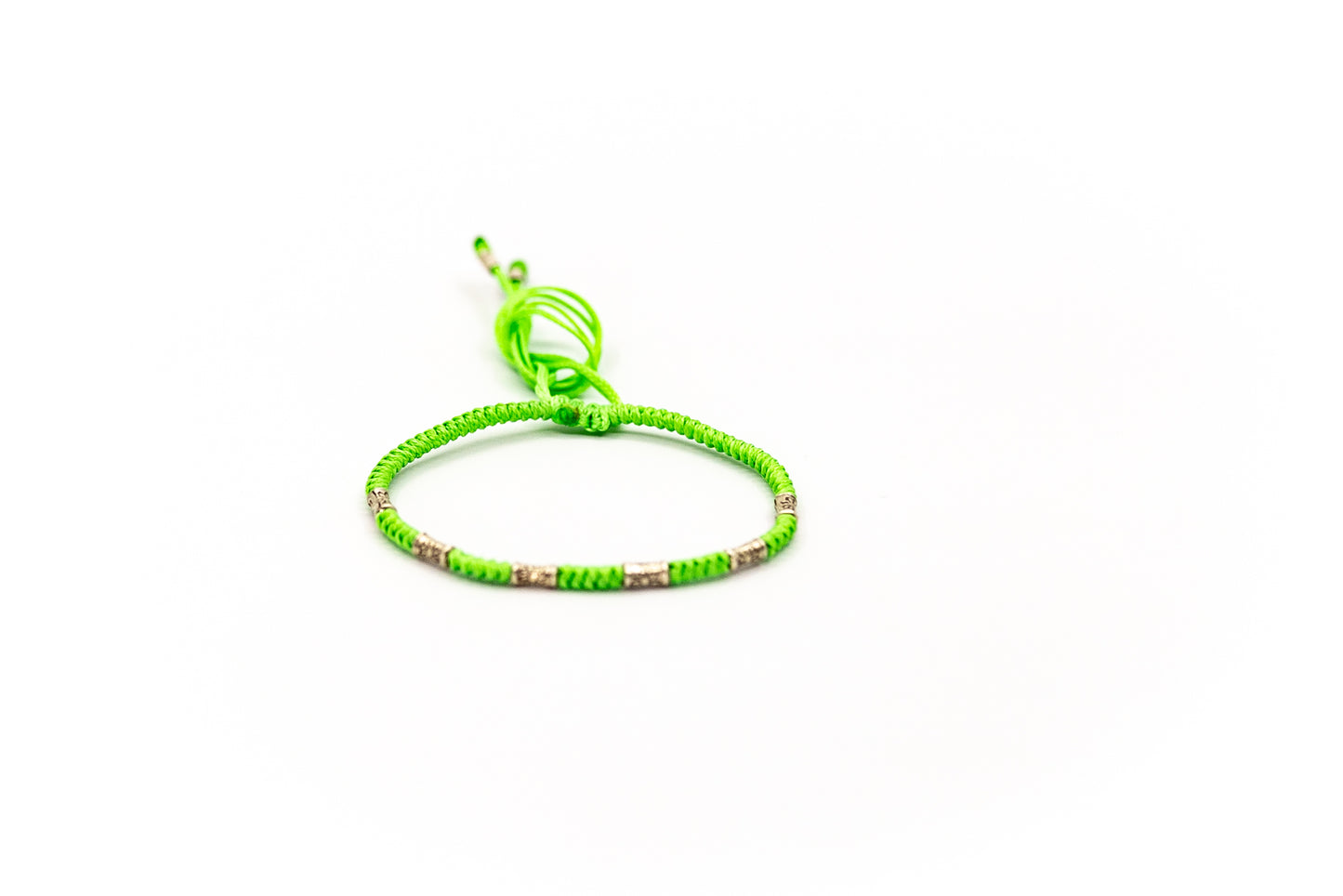 PSB707 - Silver Thin Bracelet on Bright Green Round Knot