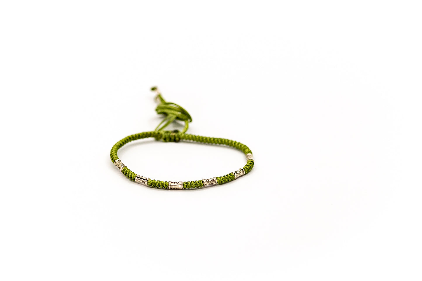 PSB708 - Silver Thin Bracelet on Forest Green Round Knot