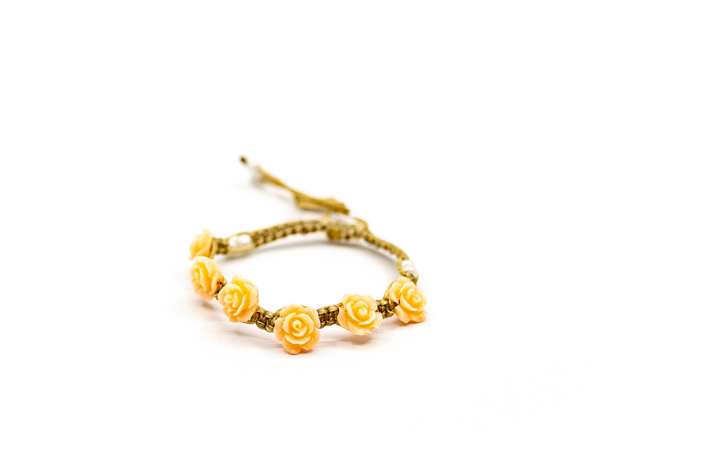 PALM STRINGS - LIGHT PEACH ROSES WITH SMALL MOTHER OF PEARL BEADS