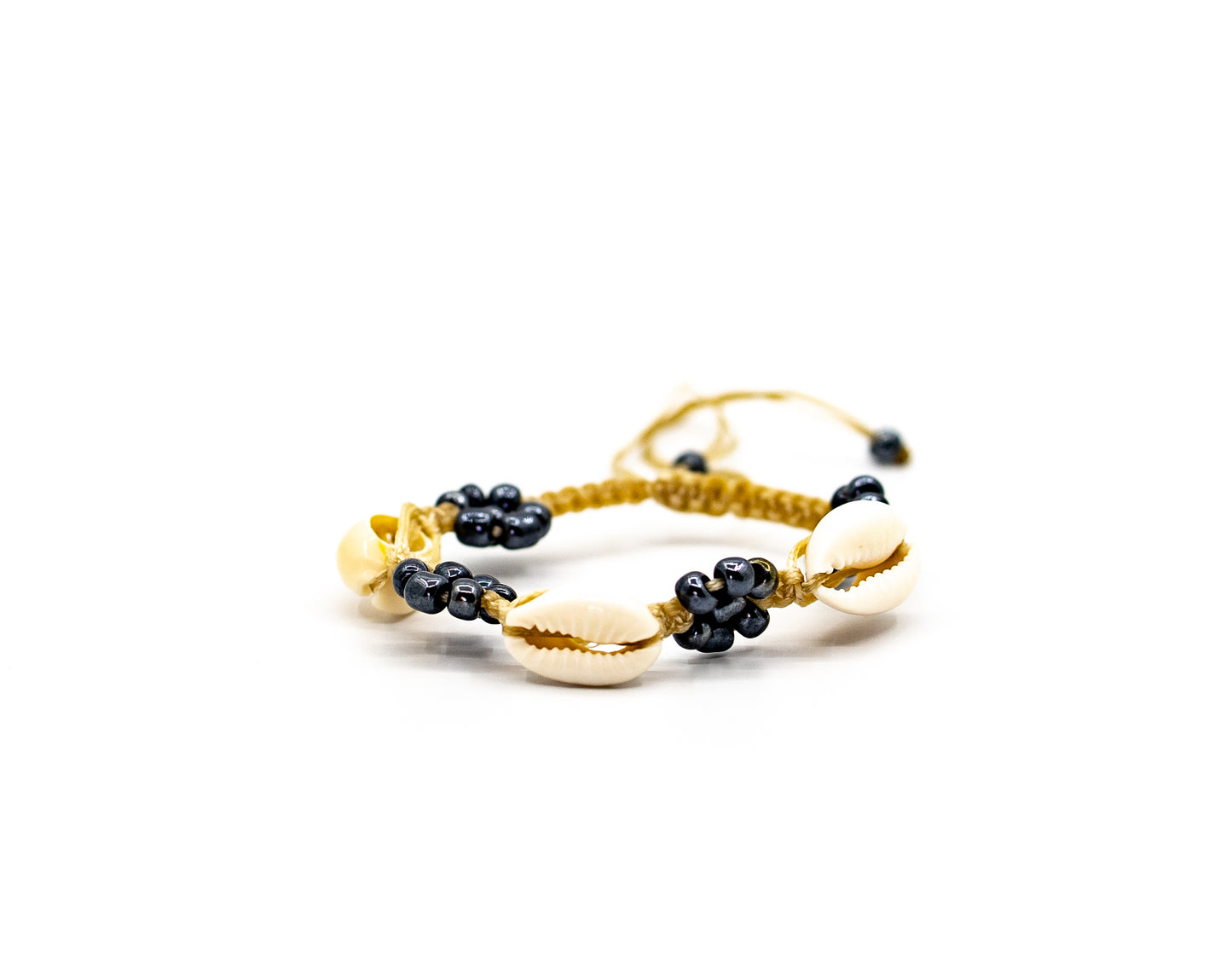 PALM STRINGS - COWRIES AND DARK GREY FLOWERS ON SAND STRING